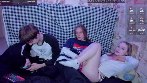 Snapshot of mmeeowww chatting on February 2025 04:45:02 PM Tim and Lisa Simon and Luna online show from February 2025 04:45:02 PM