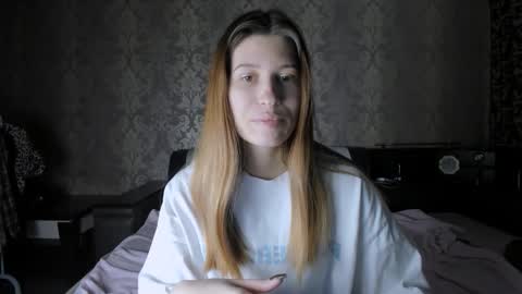 Lili online show from October 2025 09:10:01 AM