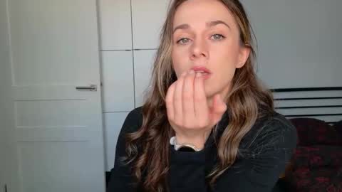 mmminnie online show from January 2026 11:48:02 AM