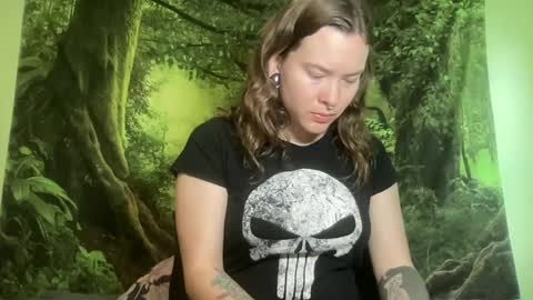 Snapshot of mo0n_goddess chatting on July 2026 12:21:02 AM Misty online show from July 2026 12:21:02 AM