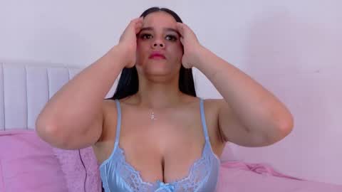 zoe ross online show from September 2025 07:04:01 PM