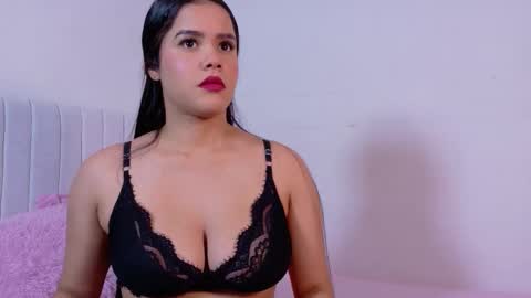 zoe ross online show from November 2025 07:25:01 PM