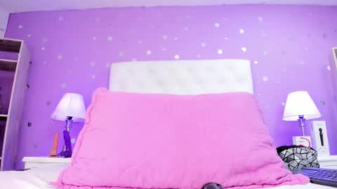 Sophia  online show from October 2025 08:10:01 PM