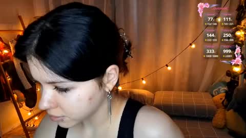 Snapshot of modestfein chatting on June 2026 01:39:01 AM bunnymeow online show from June 2026 01:39:01 AM