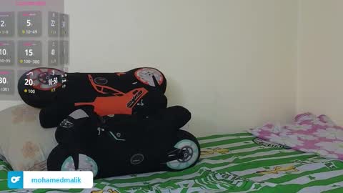 mohamed_malik online show from November 2025 09:29:02 PM