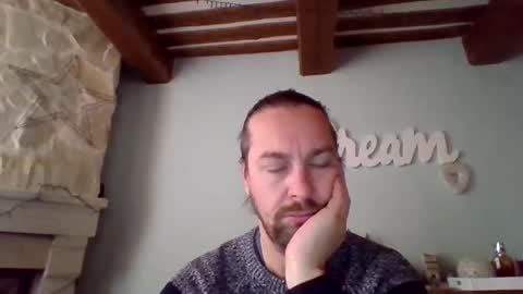 Snapshot of moi9876543210 chatting on January 2025 10:48:02 AM Julien online show from January 2025 10:48:02 AM