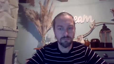 Snapshot of moi9876543210 chatting on January 2025 04:19:01 PM Julien online show from January 2025 04:19:01 PM