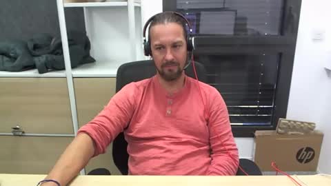 Snapshot of moi9876543210 chatting on October 2025 03:14:01 PM Julien online show from October 2025 03:14:01 PM