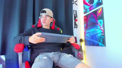 Snapshot of moises_23cm chatting on February 2025 03:17:02 PM moises_23cm online show from February 2025 03:17:02 PM