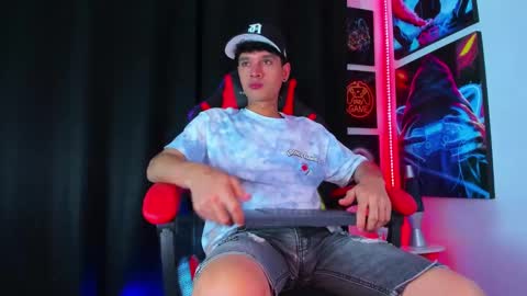 Snapshot of moises_23cm chatting on February 2025 03:56:02 AM moises_23cm online show from February 2025 03:56:02 AM