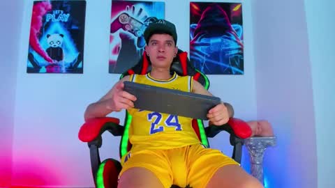 Snapshot of moises_23cm chatting on September 2025 07:47:01 PM moises_23cm online show from September 2025 07:47:01 PM