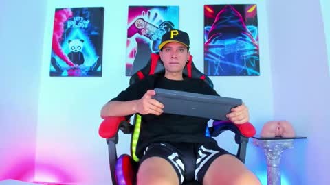 Snapshot of moises_23cm chatting on September 2025 02:17:01 AM moises_23cm online show from September 2025 02:17:01 AM