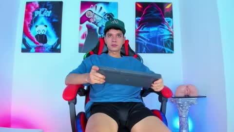 Snapshot of moises_23cm chatting on September 2025 08:36:01 PM moises_23cm online show from September 2025 08:36:01 PM