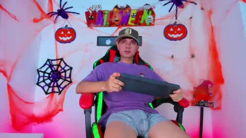 Snapshot of moises_23cm chatting on October 2025 08:53:02 PM moises_23cm online show from October 2025 08:53:02 PM