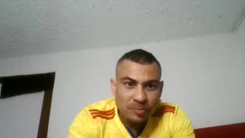 Snapshot of moises_athlon chatting on July 2026 03:56:02 AM Moises Athlon online show from July 2026 03:56:02 AM