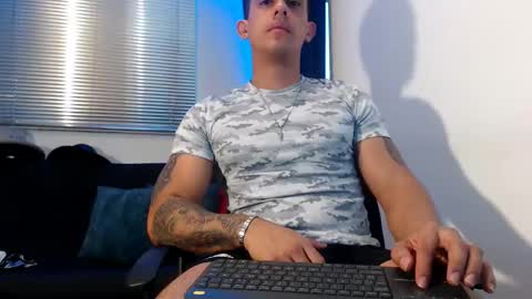 Moises Paez online show from February 2025 10:21:01 PM