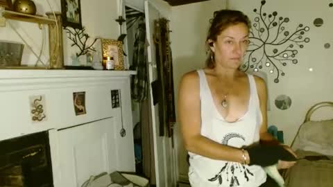 MoistKnickerChick online show from September 2025 03:08:01 AM