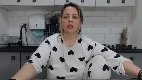 erika online show from February 2025 08:22:02 AM