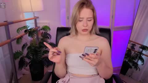 Molly online show from February 2026 07:17:01 AM