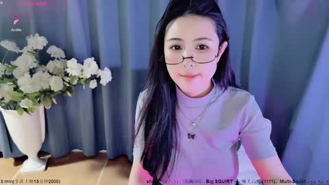 Snapshot of moli666 chatting on December 2024 04:02:02 AM Alice online show from December 2024 04:02:02 AM