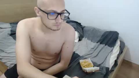 Snapshot of molkreid2 chatting on April 2026 03:28:01 AM molkreid2 online show from April 2026 03:28:01 AM