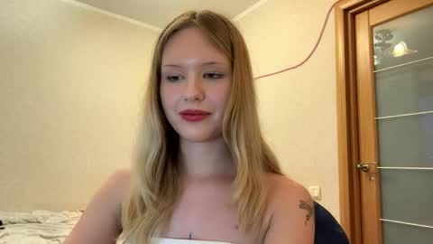 Snapshot of mollieadamek chatting on May 2026 02:11:02 PM Lisa online show from May 2026 02:11:02 PM