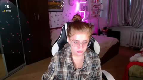 Snapshot of molly_barbie chatting on April 2026 11:47:02 AM Molly Prvt is open online show from April 2026 11:47:02 AM