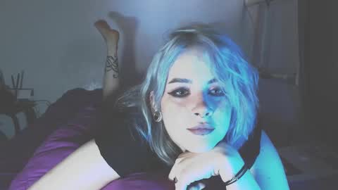 Molly Crow online show from December 2024 05:15:02 AM