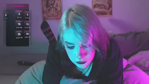 Molly Crow online show from December 2024 09:52:02 PM