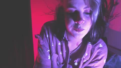 Molly Crow online show from January 2025 11:52:02 PM