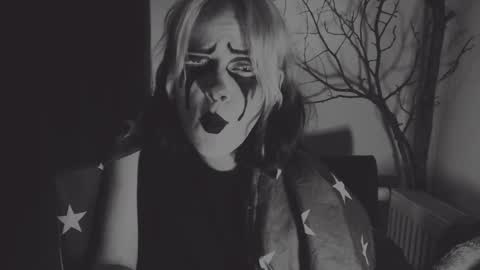 Molly Crow online show from January 2025 05:51:01 AM