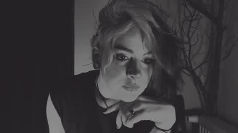 Molly Crow online show from January 2025 07:37:02 AM