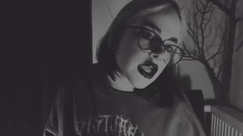 Molly Crow online show from January 2025 09:19:02 PM