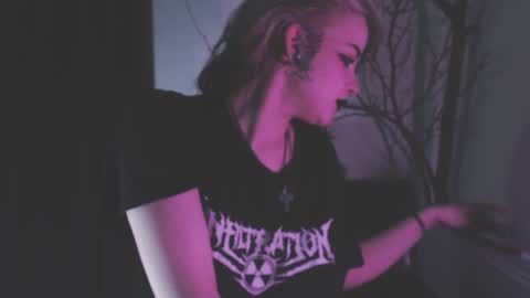 Molly Crow online show from January 2025 11:43:02 PM