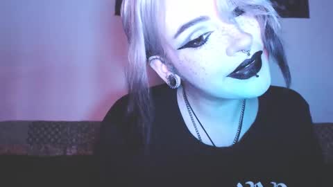 Molly Crow online show from February 2025 10:11:02 PM