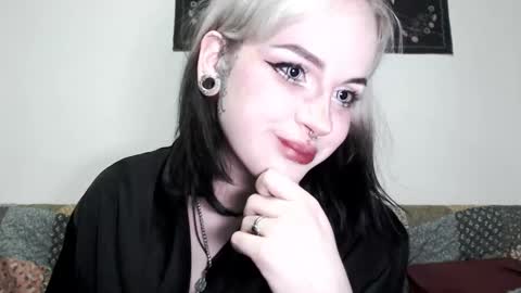 Molly Crow online show from March 2025 10:41:02 PM