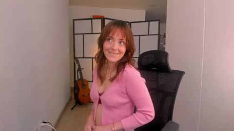 Snapshot of molly_marmalade_ chatting on May 2026 05:32:02 PM MOLLY online show from May 2026 05:32:02 PM