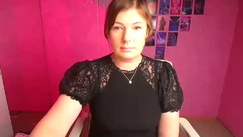 Molly online show from November 2025 12:37:02 PM