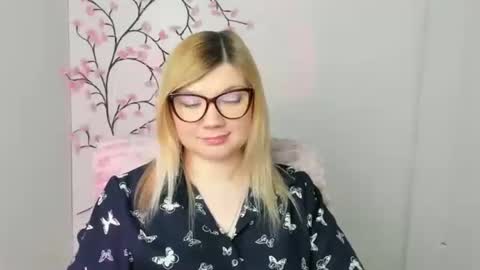 Molly online show from March 2026 01:16:02 PM