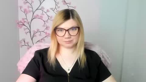 Molly online show from March 2026 01:00:01 PM