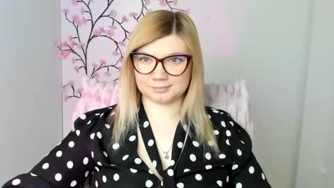 Molly online show from April 2026 11:36:01 AM