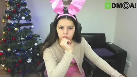 Snapshot of molly_owens chatting on December 2024 06:42:02 AM Molly Owens online show from December 2024 06:42:02 AM