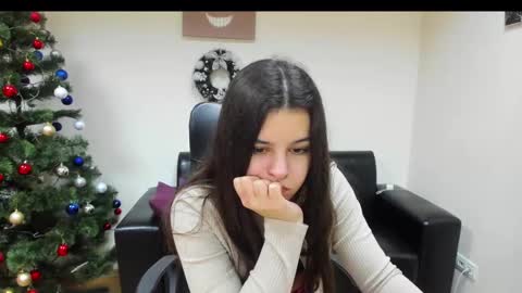 Snapshot of molly_owens chatting on January 2025 09:35:02 AM Molly Owens online show from January 2025 09:35:02 AM