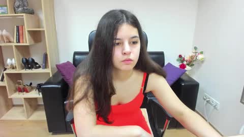 Snapshot of molly_owens chatting on January 2025 06:33:01 AM Molly Owens online show from January 2025 06:33:01 AM