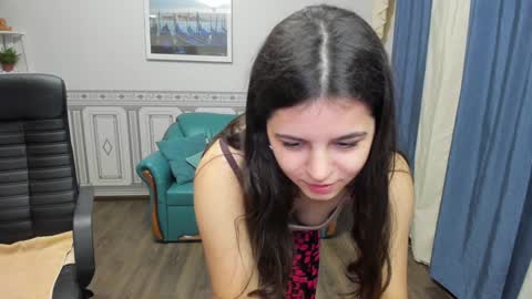 Snapshot of molly_owens chatting on February 2025 04:04:01 PM Molly Owens online show from February 2025 04:04:01 PM