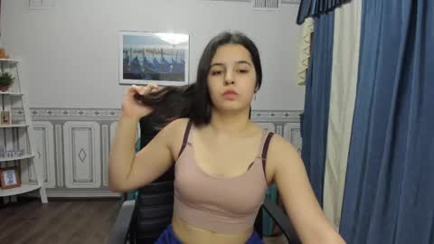 Snapshot of molly_owens chatting on February 2025 04:07:01 PM Molly Owens online show from February 2025 04:07:01 PM