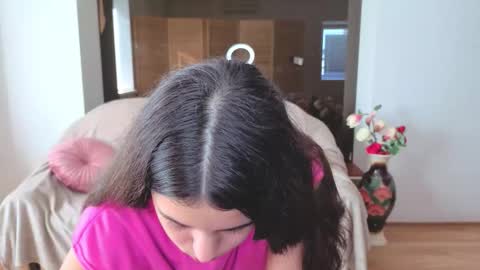 Snapshot of molly_owens chatting on October 2025 06:56:02 AM Molly Owens online show from October 2025 06:56:02 AM