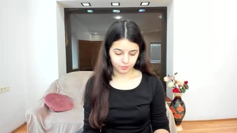 Snapshot of molly_owens chatting on October 2025 05:51:02 AM Molly Owens online show from October 2025 05:51:02 AM