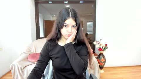 Snapshot of molly_owens chatting on October 2025 06:48:01 AM Molly Owens online show from October 2025 06:48:01 AM
