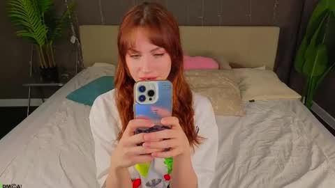 Snapshot of molly_rougge chatting on April 2026 11:40:01 PM Molly online show from April 2026 11:40:01 PM